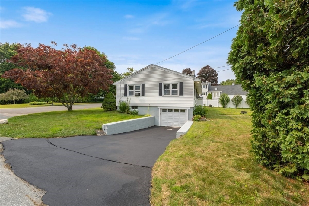 50 Fernwood Ave Property Photo 33