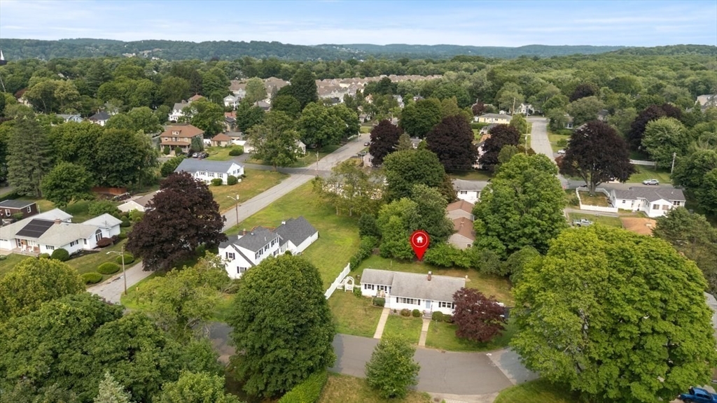 50 Fernwood Ave Property Photo 41