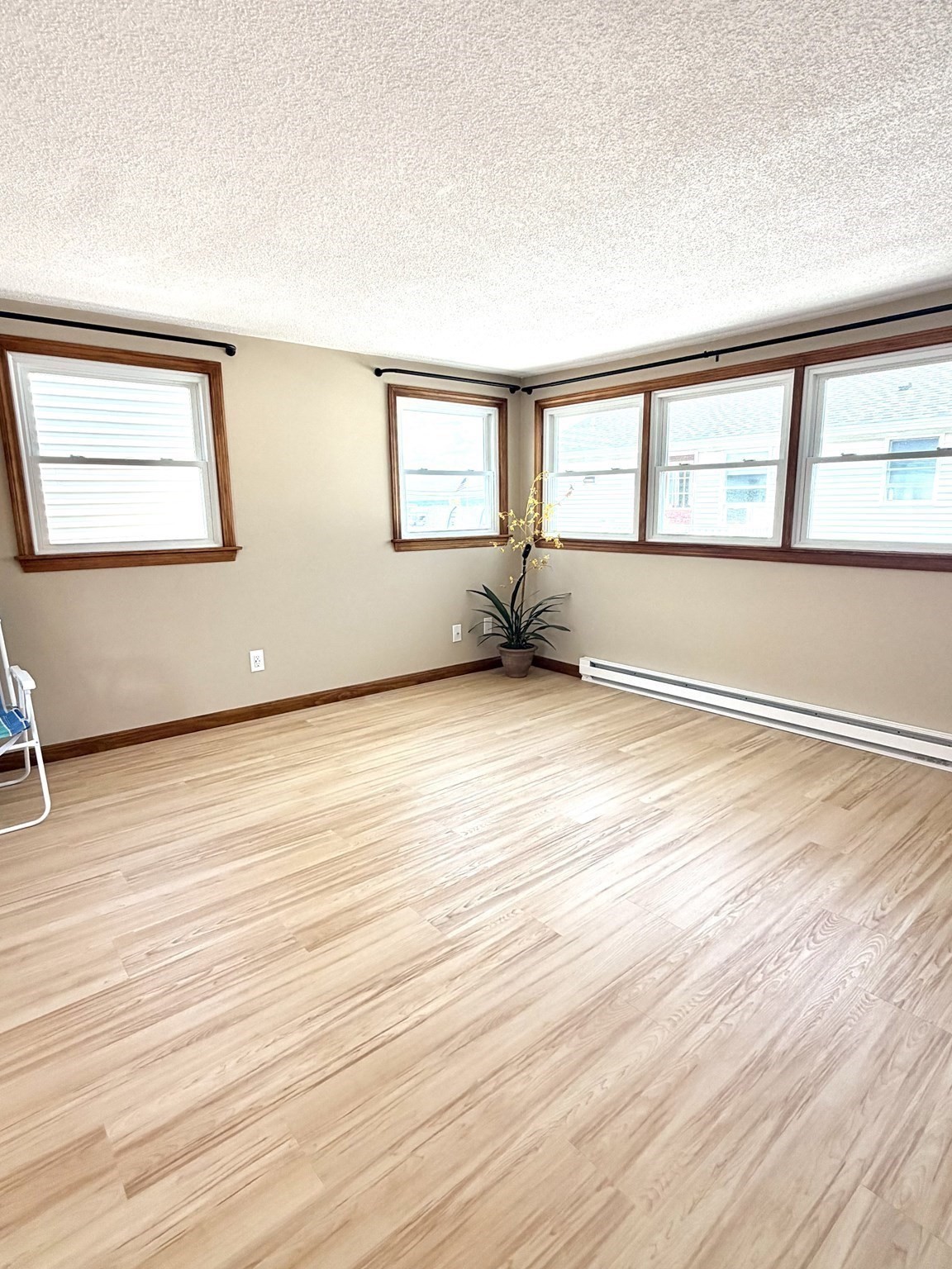 590 N End Blvd # 4 Property Photo 15