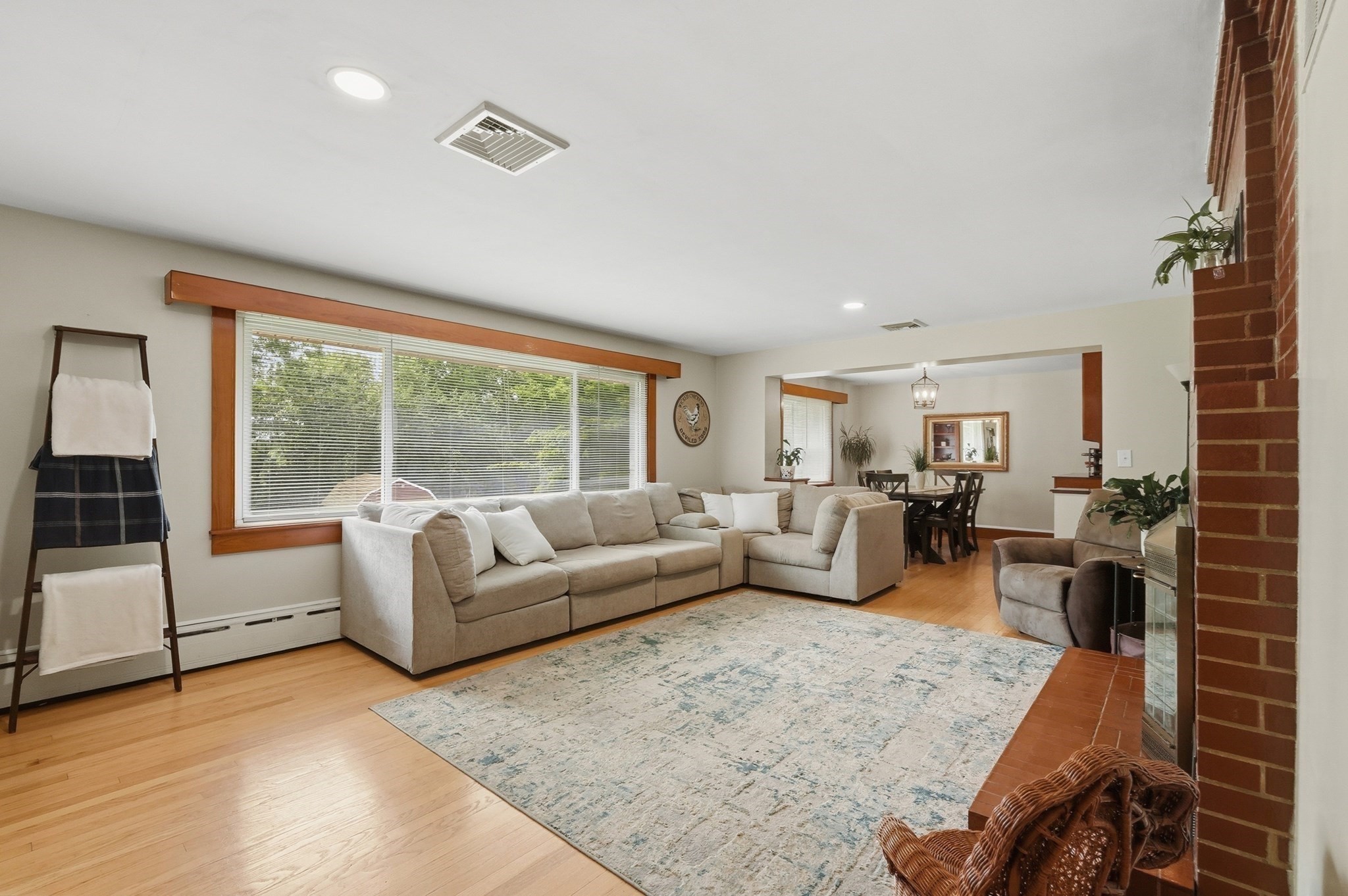 663 Orchard St Property Photo 3