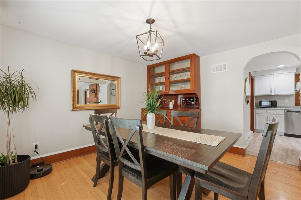 663 Orchard St Property Photo 7