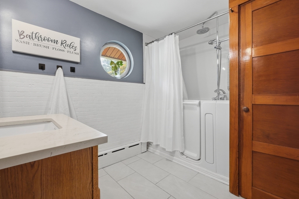 663 Orchard St Property Photo 15