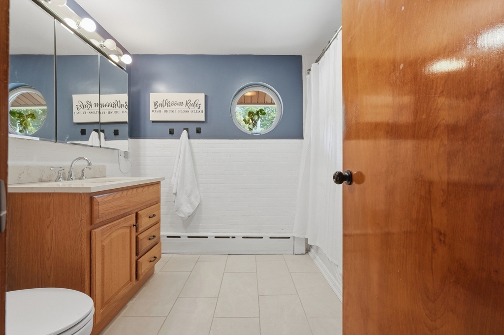 663 Orchard St Property Photo 16