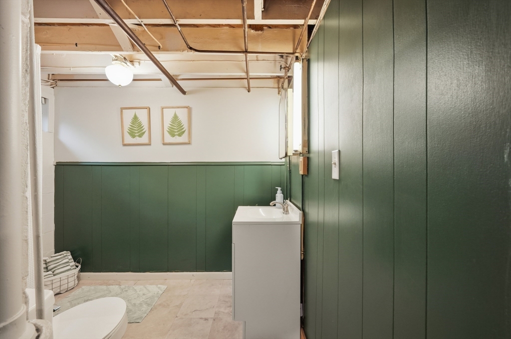 663 Orchard St Property Photo 30