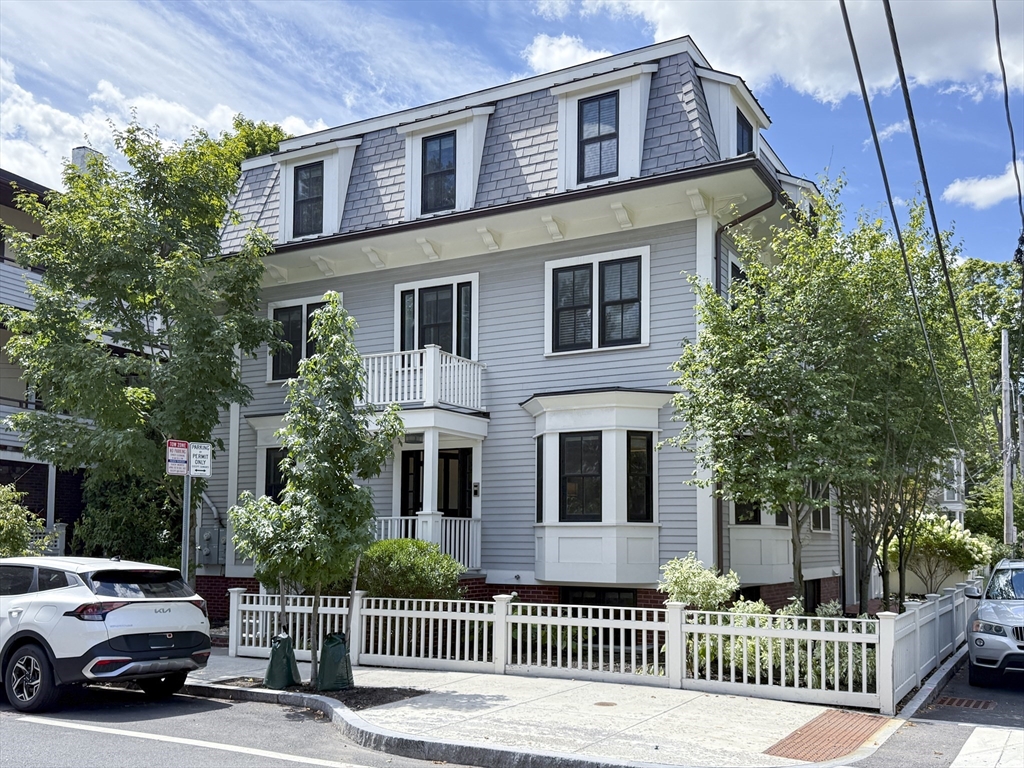 35 Willard St Property Photo 1