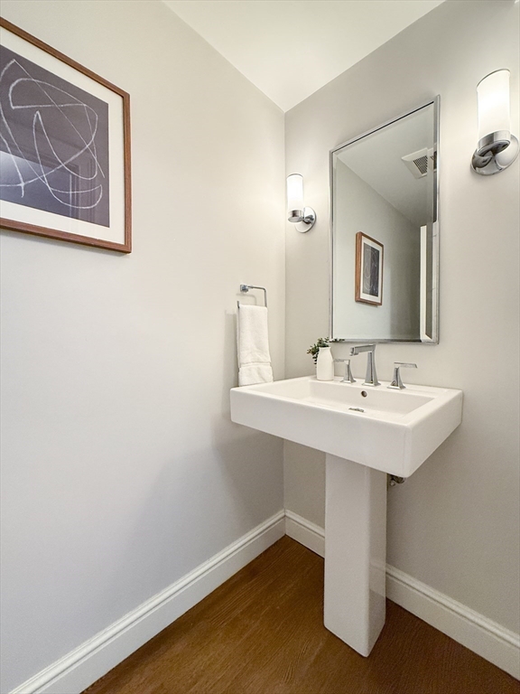 35 Willard St Property Photo 11