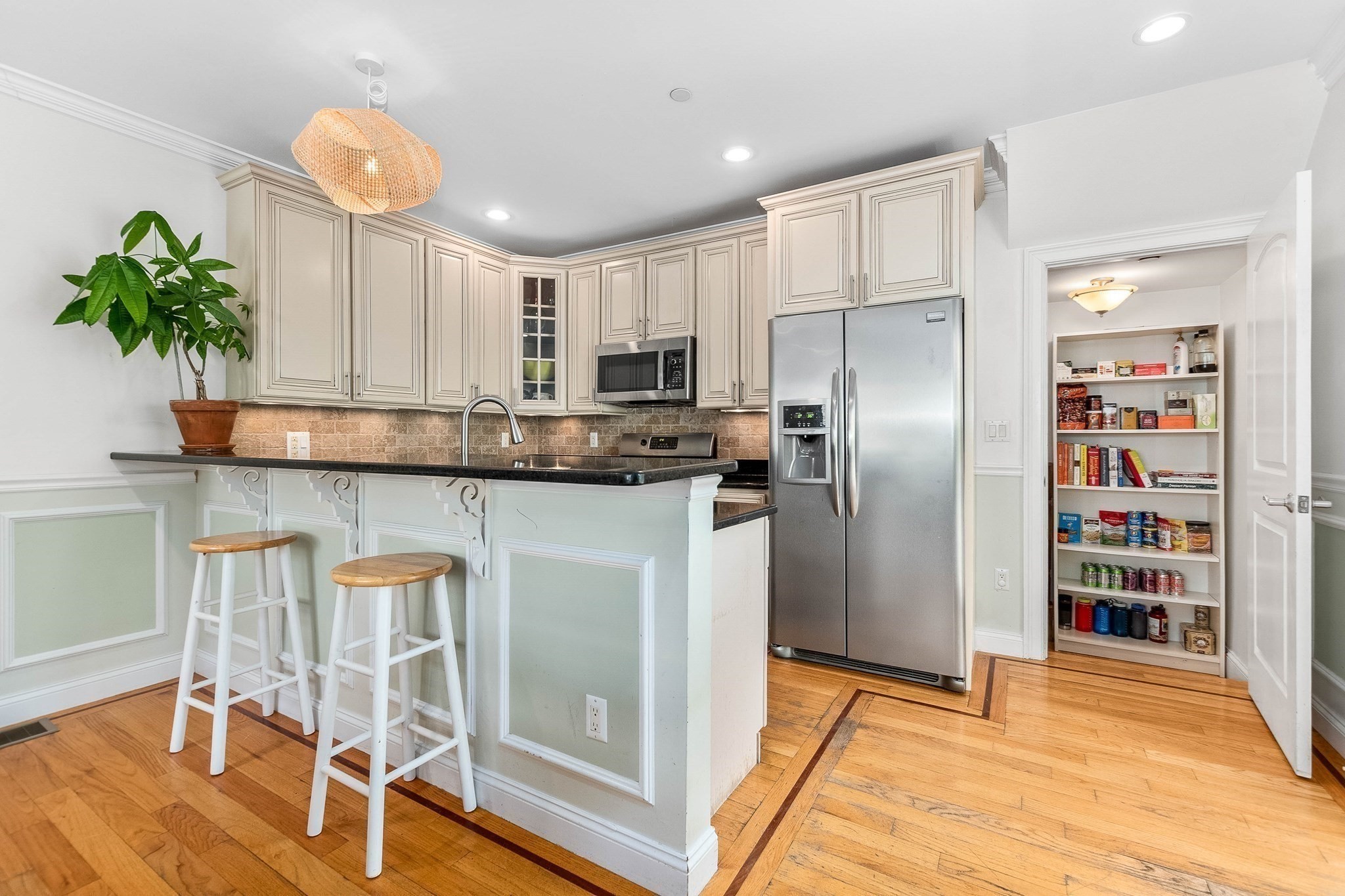 24 Custer St # 1 Property Photo 6