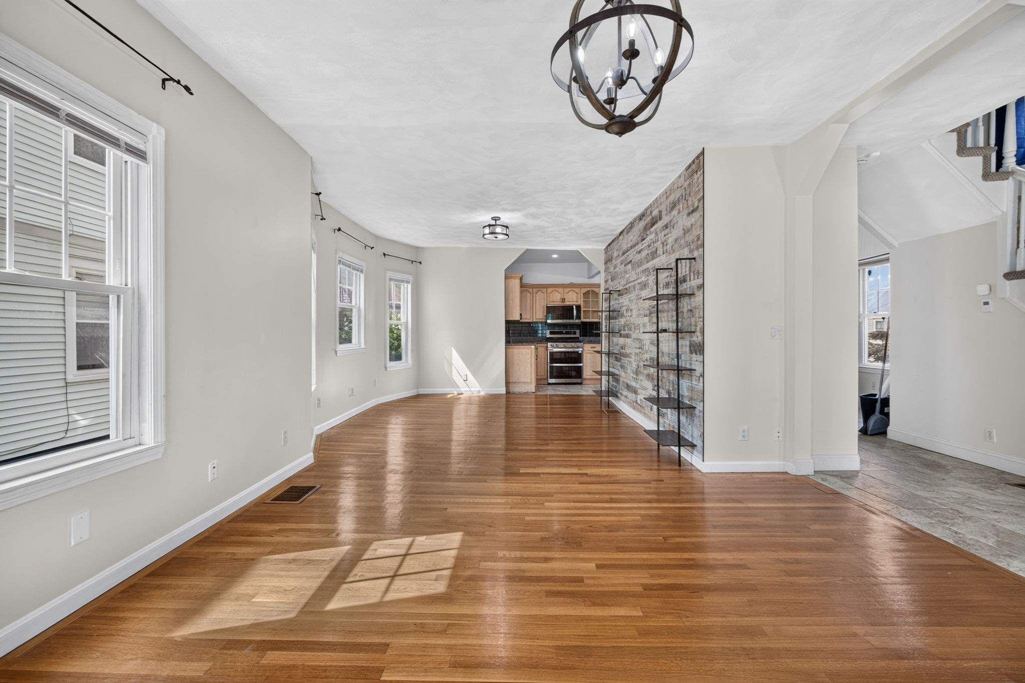 18 Henry St Property Photo 7