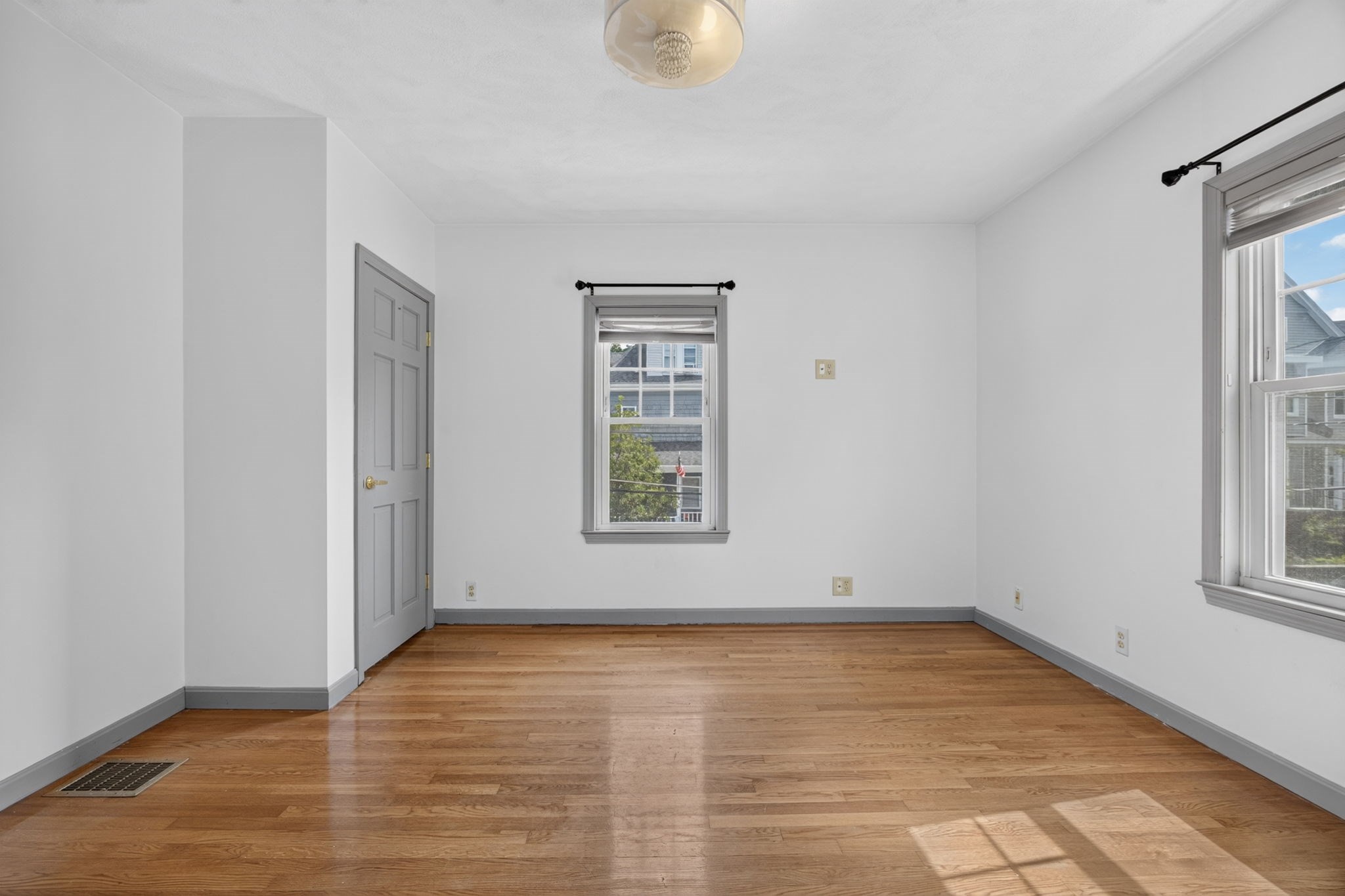 18 Henry St Property Photo 10