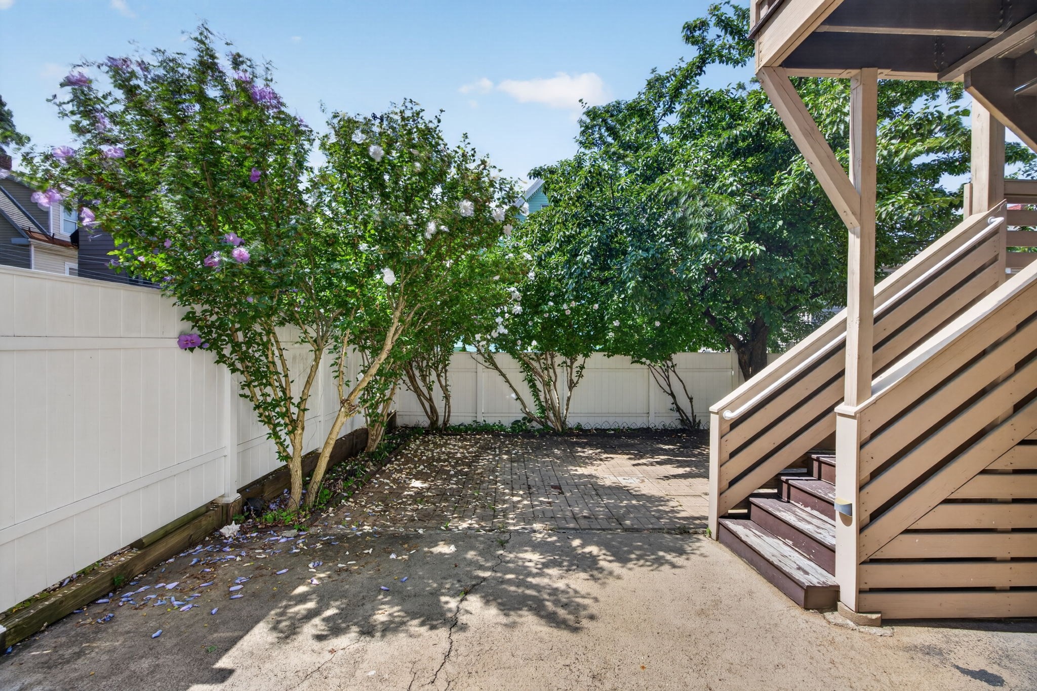 18 Henry St Property Photo 31