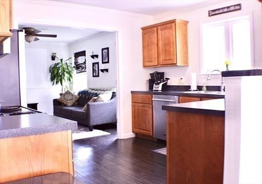 19 Chipman St Property Photo 4