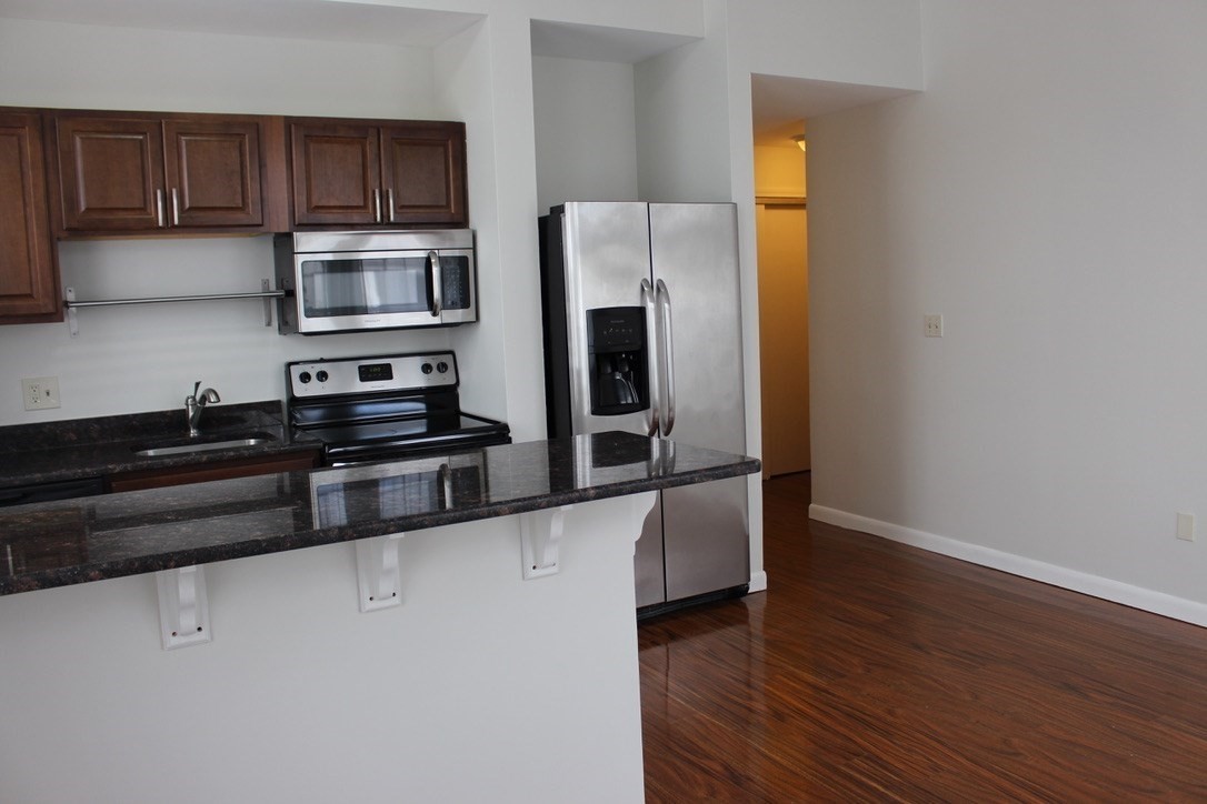 12 Walnut St # 1 Property Photo 3