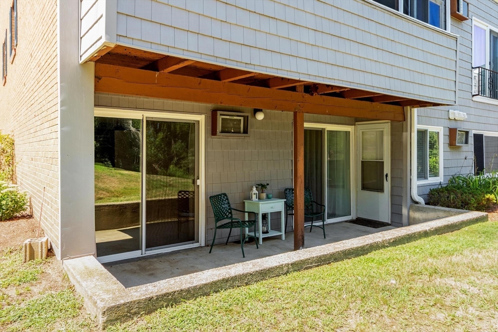 4 Glen Devin St # 4 Property Photo 1