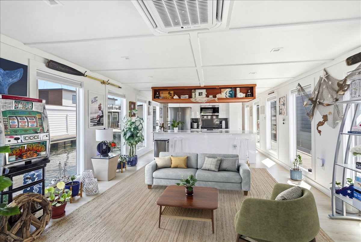 1 Pier 8 13th St # B28 Property Photo 4