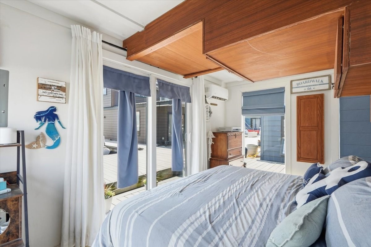 1 Pier 8 13th St # B28 Property Photo 12