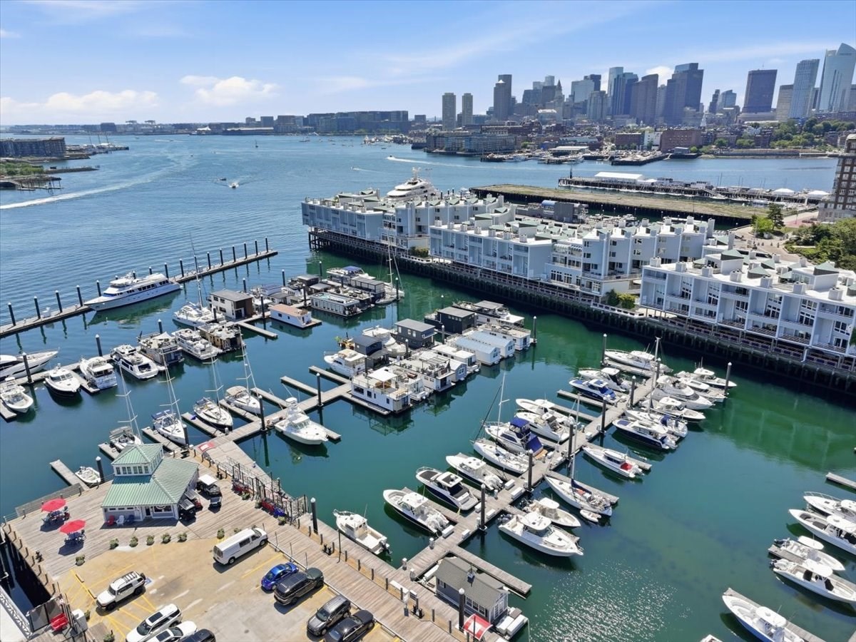 1 Pier 8 13th St # B28 Property Photo 31