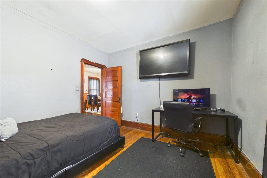 198 Eugenia St Property Photo 14