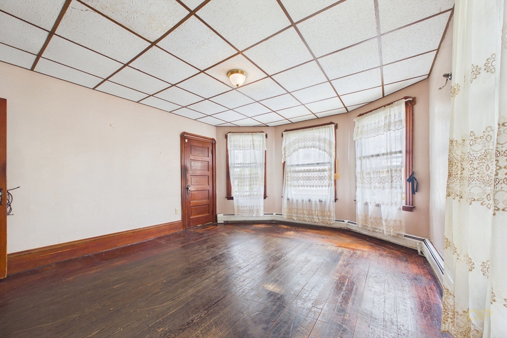 198 Eugenia St Property Photo 16