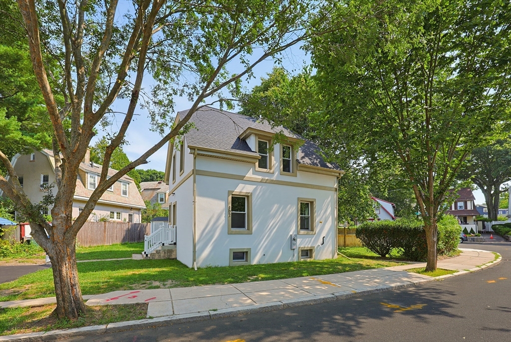 302 Wachusett St