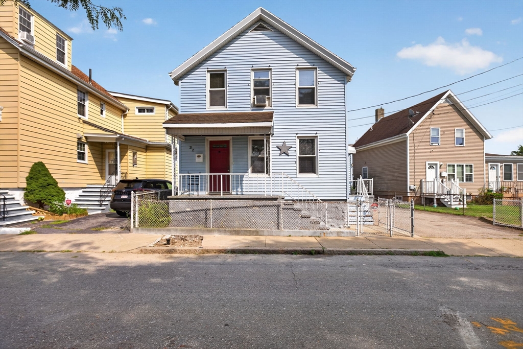 32 Raymond St Property Photo 1