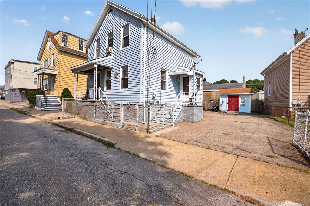 32 Raymond St Property Photo 2