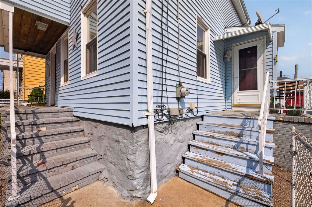 32 Raymond St Property Photo 5