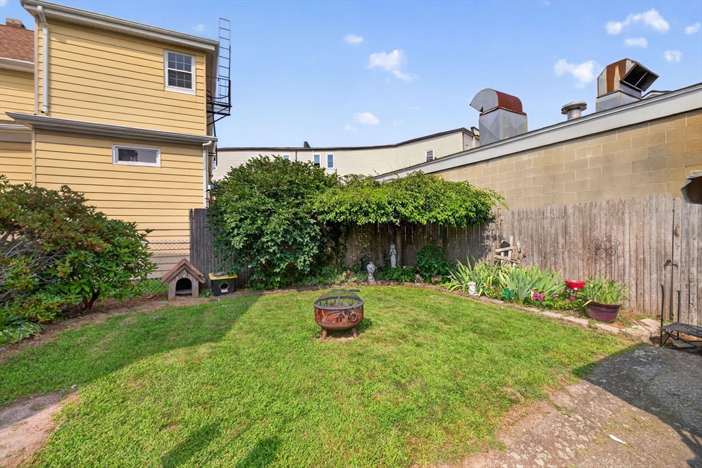 32 Raymond St Property Photo 8