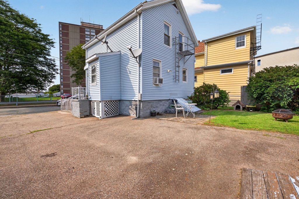 32 Raymond St Property Photo 10
