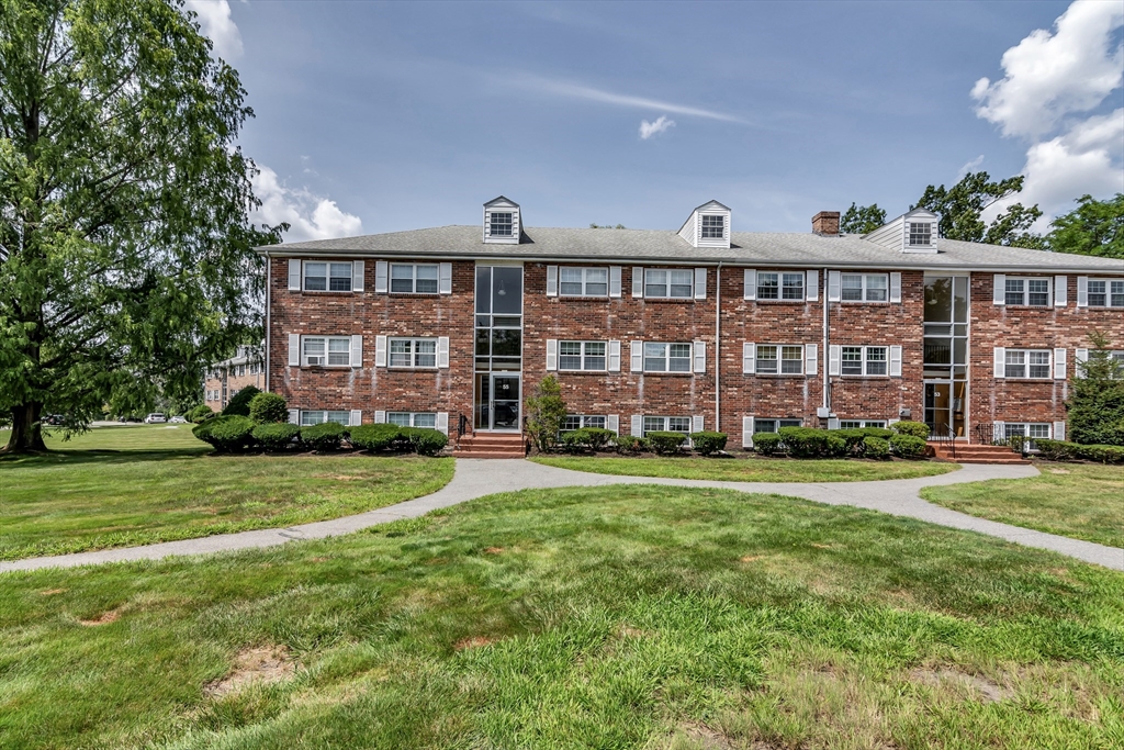 55 Fernview Ave # 8 Property Photo 1