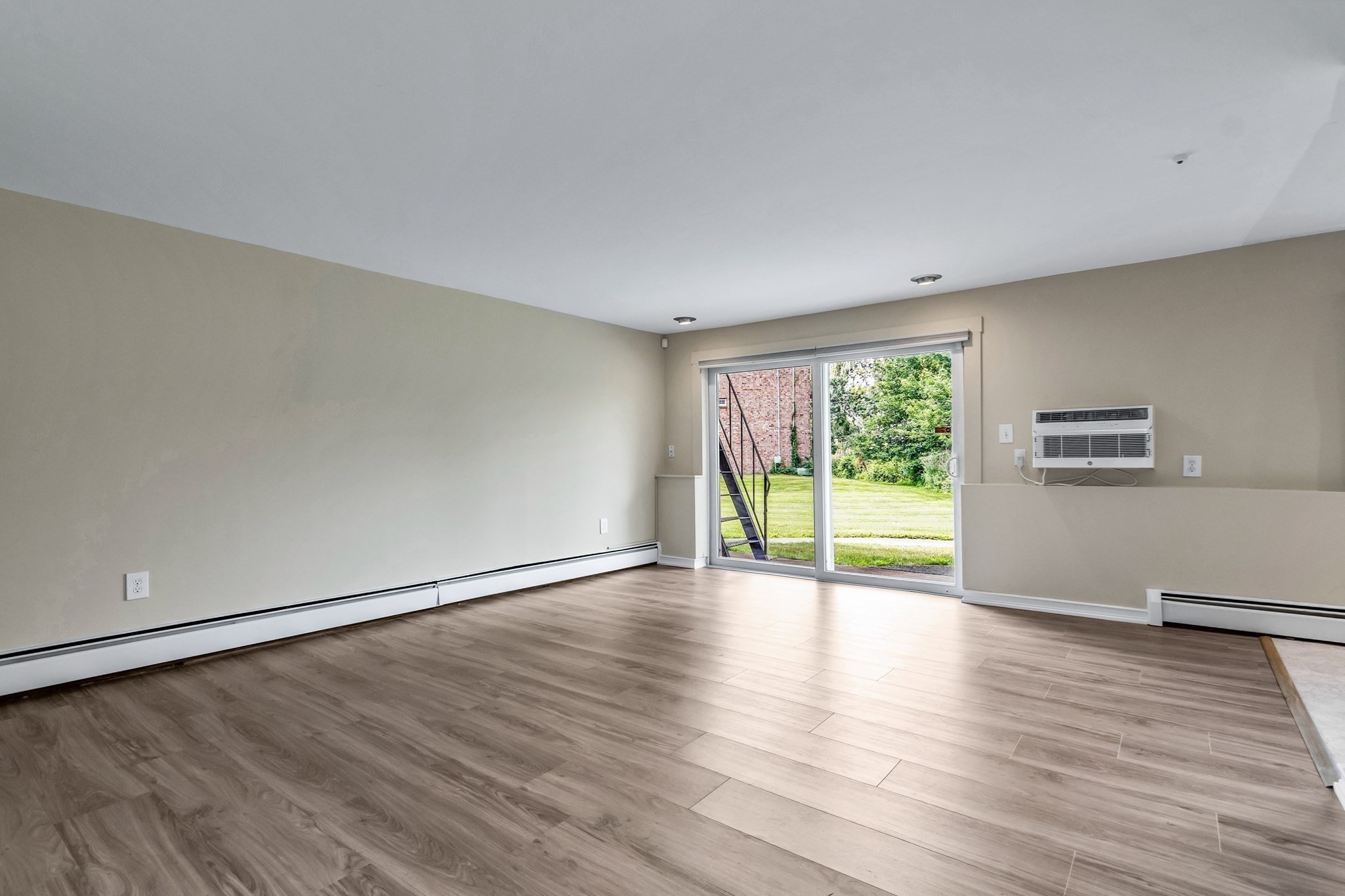 55 Fernview Ave # 8 Property Photo 10