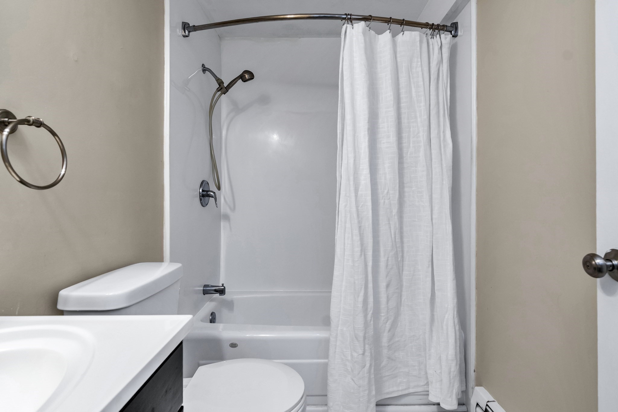55 Fernview Ave # 8 Property Photo 14