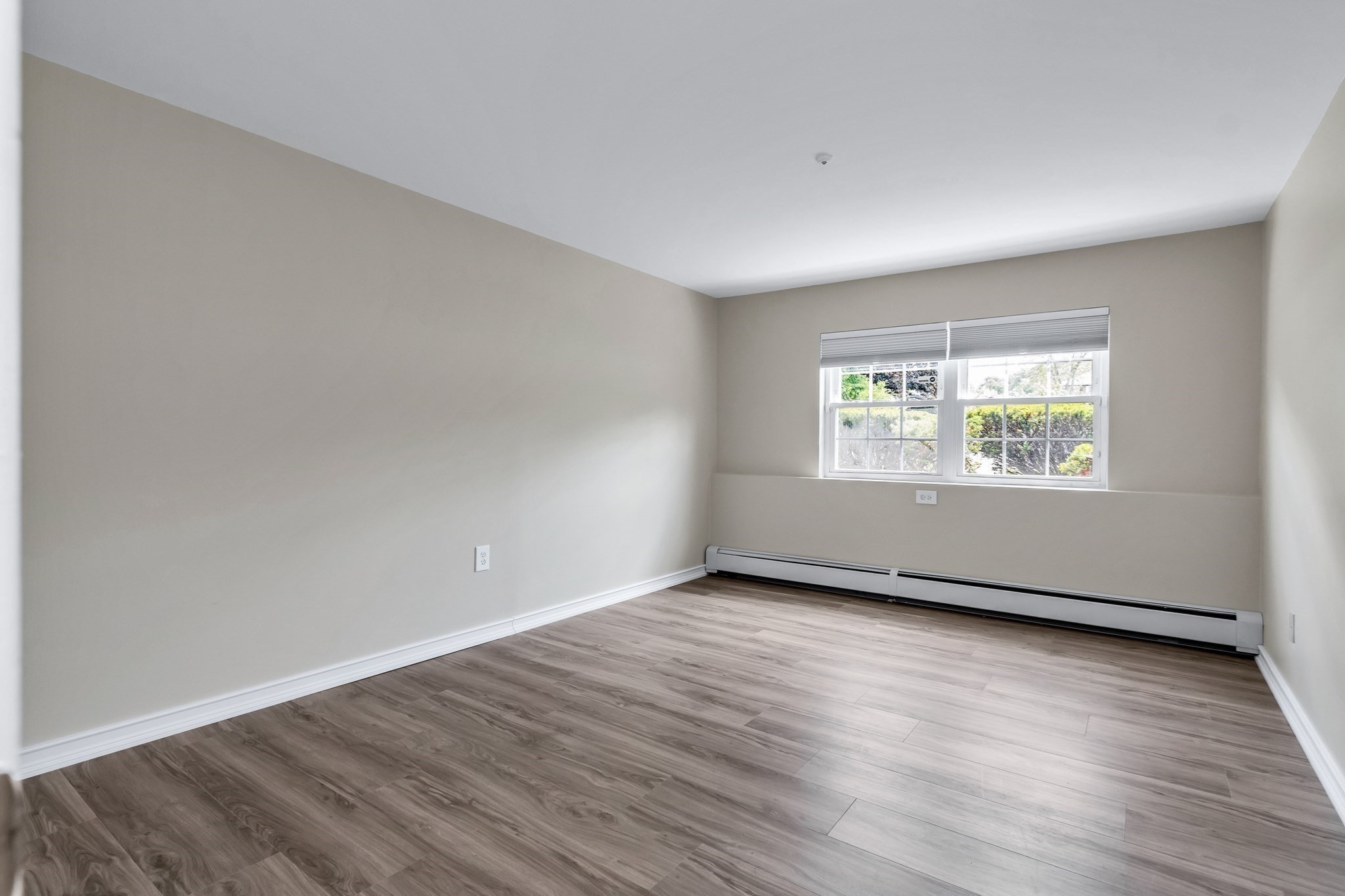 55 Fernview Ave # 8 Property Photo 18