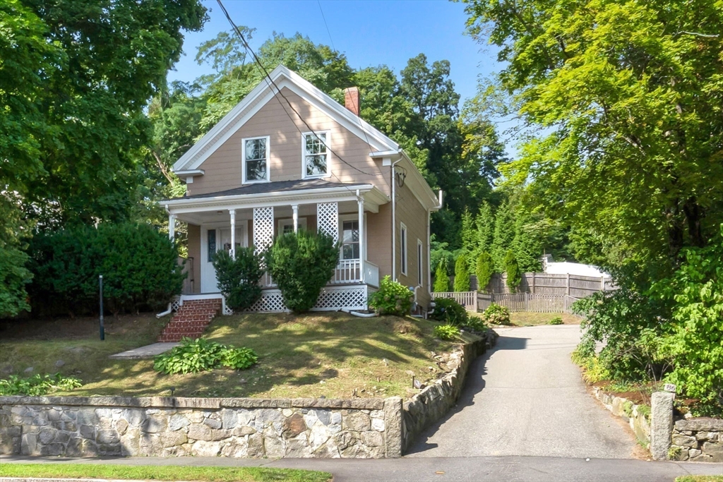 868 Main St