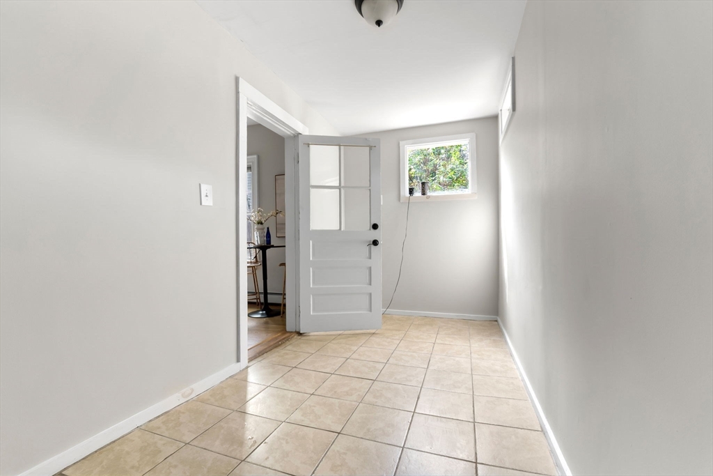 868 Main St Property Photo 32