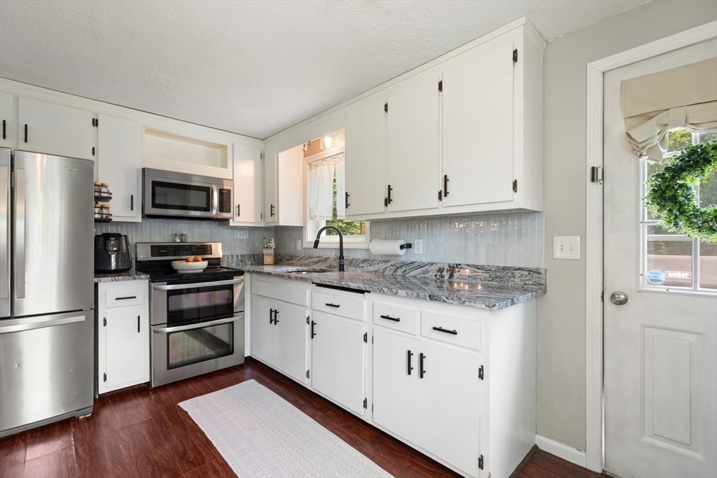 133 Willowdale Rd Property Photo 8