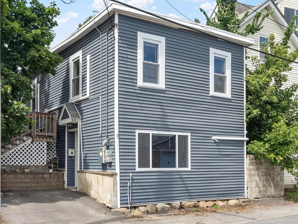 5 Mulberry St Property Photo 1