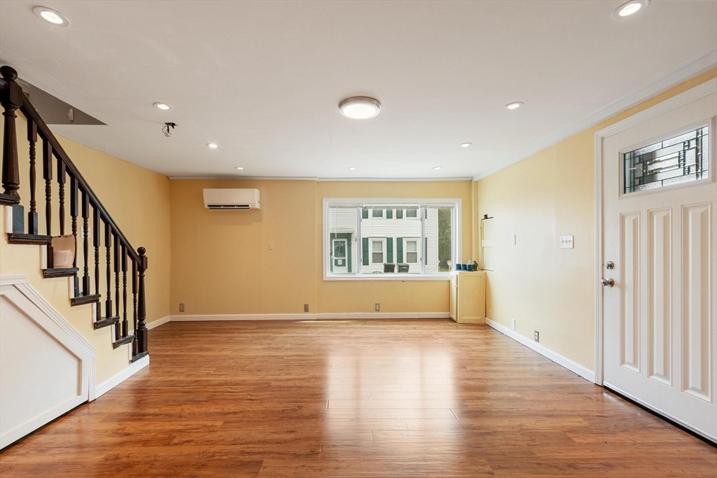 5 Mulberry St Property Photo 6