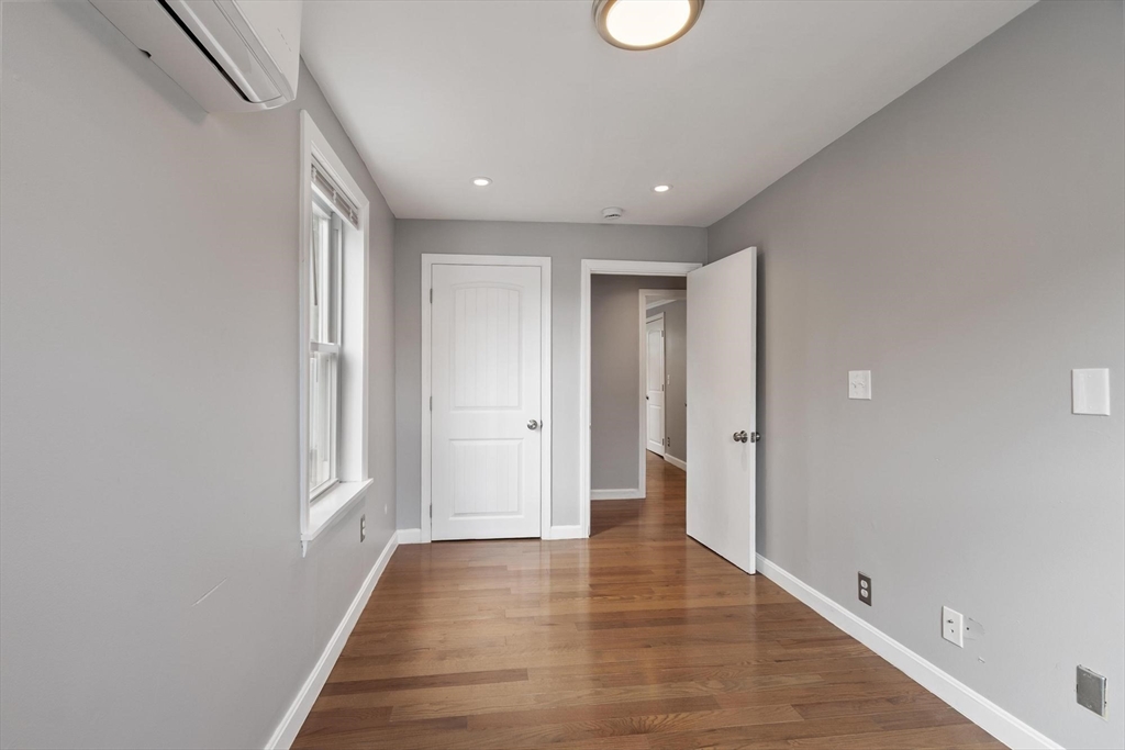 5 Mulberry St Property Photo 9