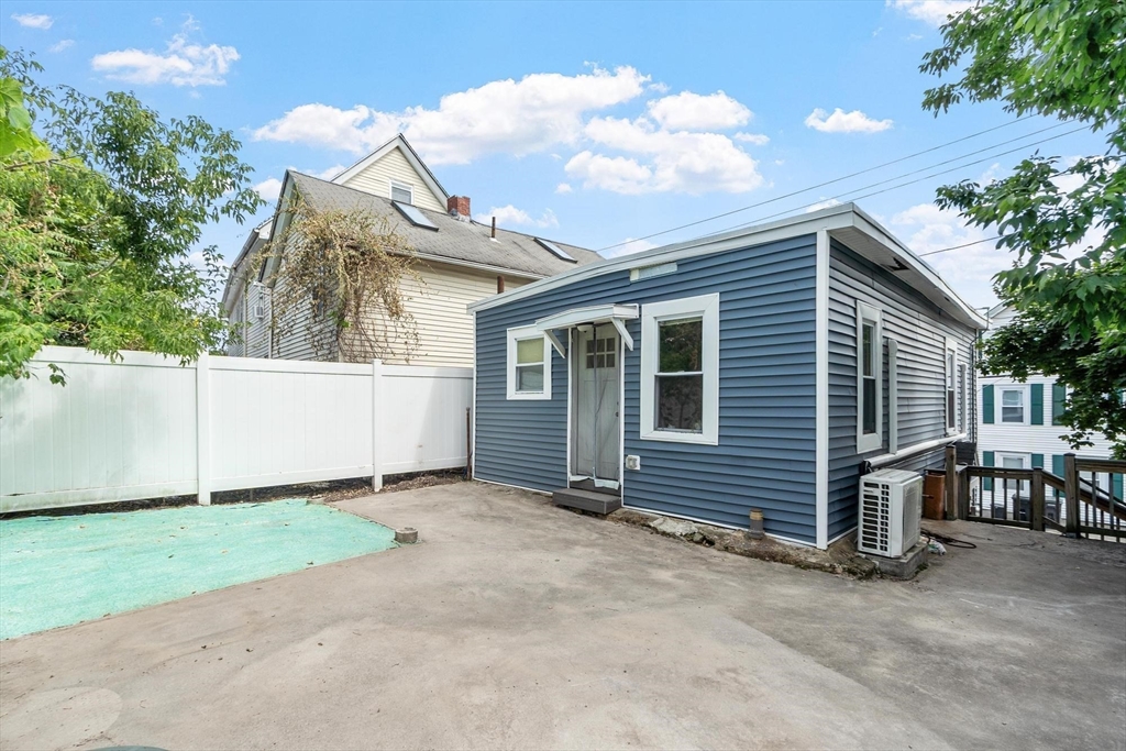 5 Mulberry St Property Photo 13