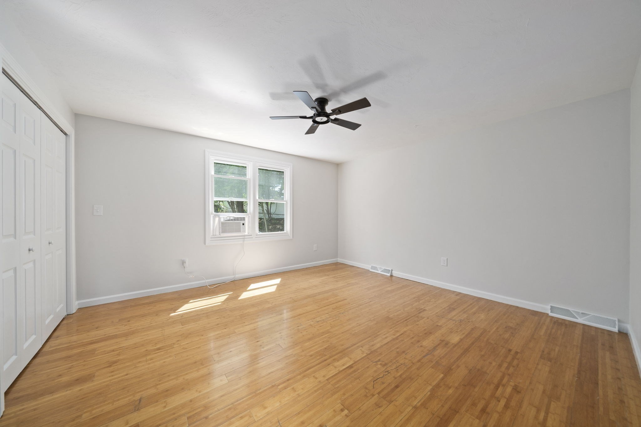 30 Lawn St # 30 Property Photo 11