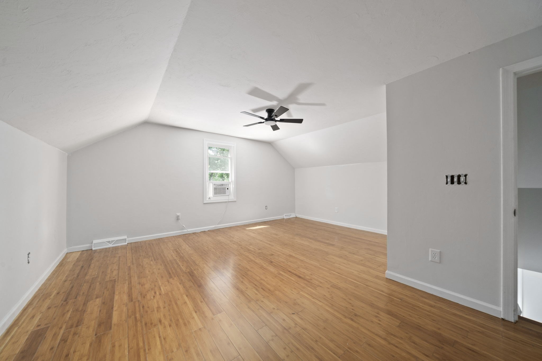 30 Lawn St # 30 Property Photo 18