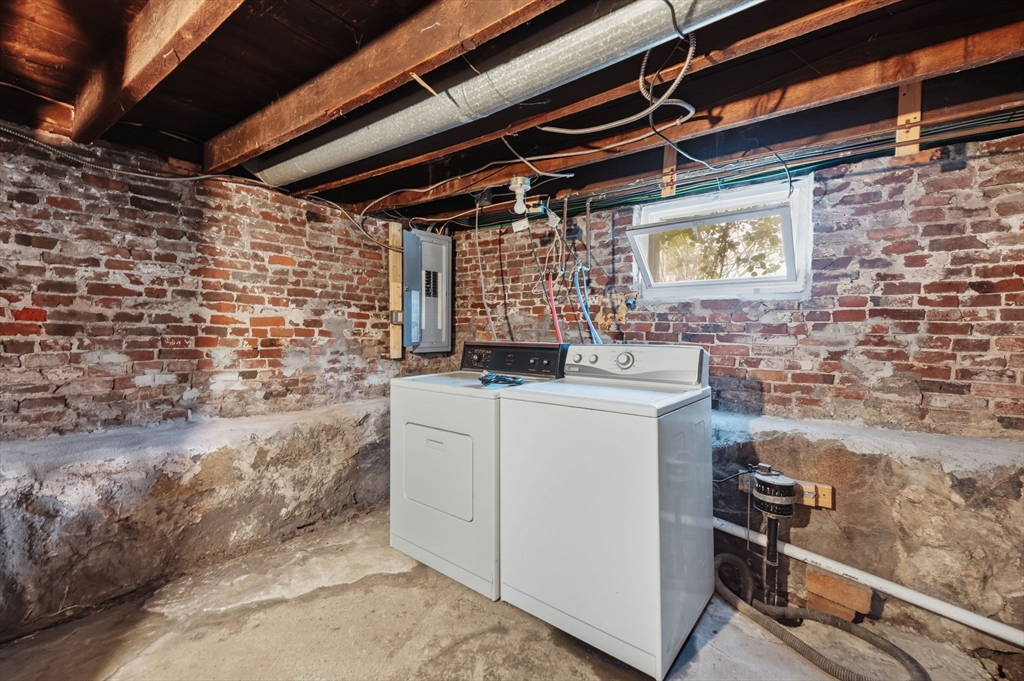 222 Hamilton St Property Photo 33
