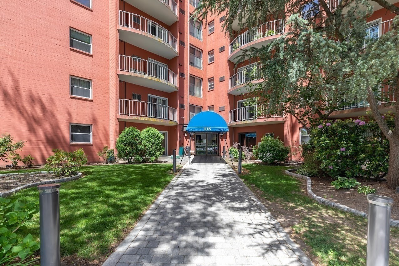 115 W Squantum St # 616 Property Photo 4