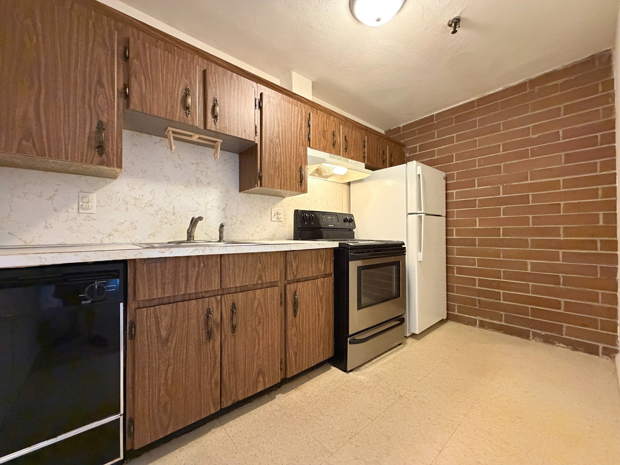 115 W Squantum St # 616 Property Photo 28