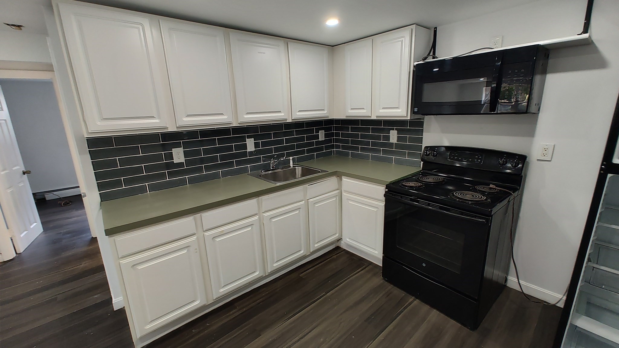 425 W Elm St # 1 Property Photo 6