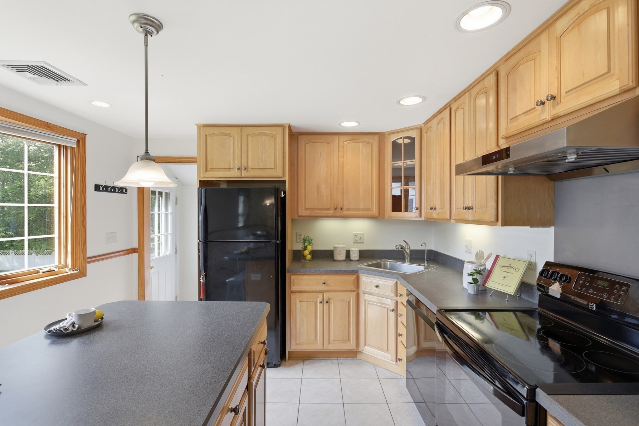 111 Nashua Rd Property Photo 9