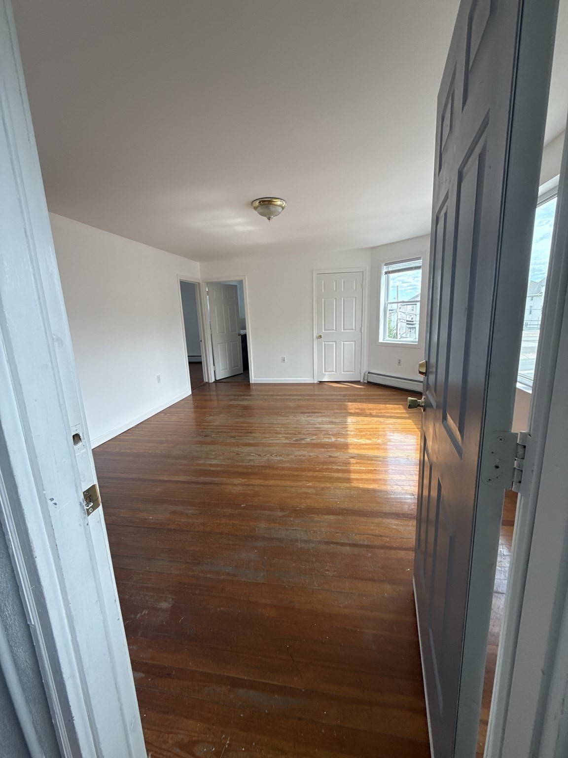 471-473 Division St # 2 Property Photo 3