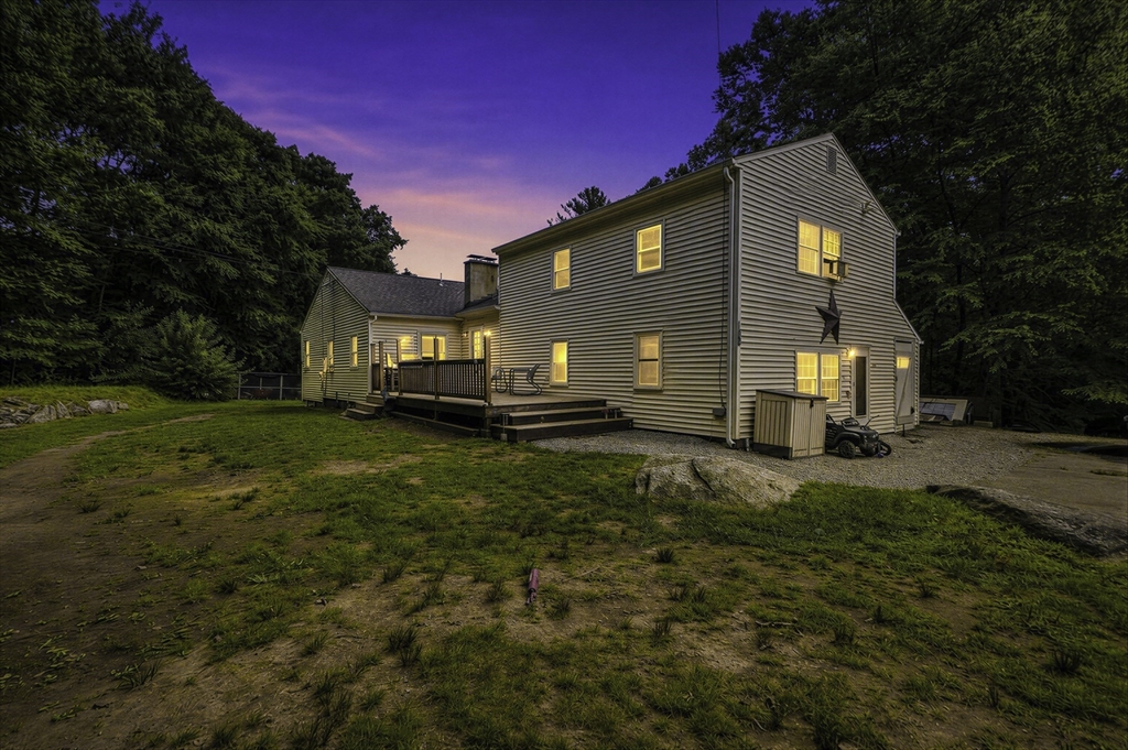 188 Maple St Property Photo 1