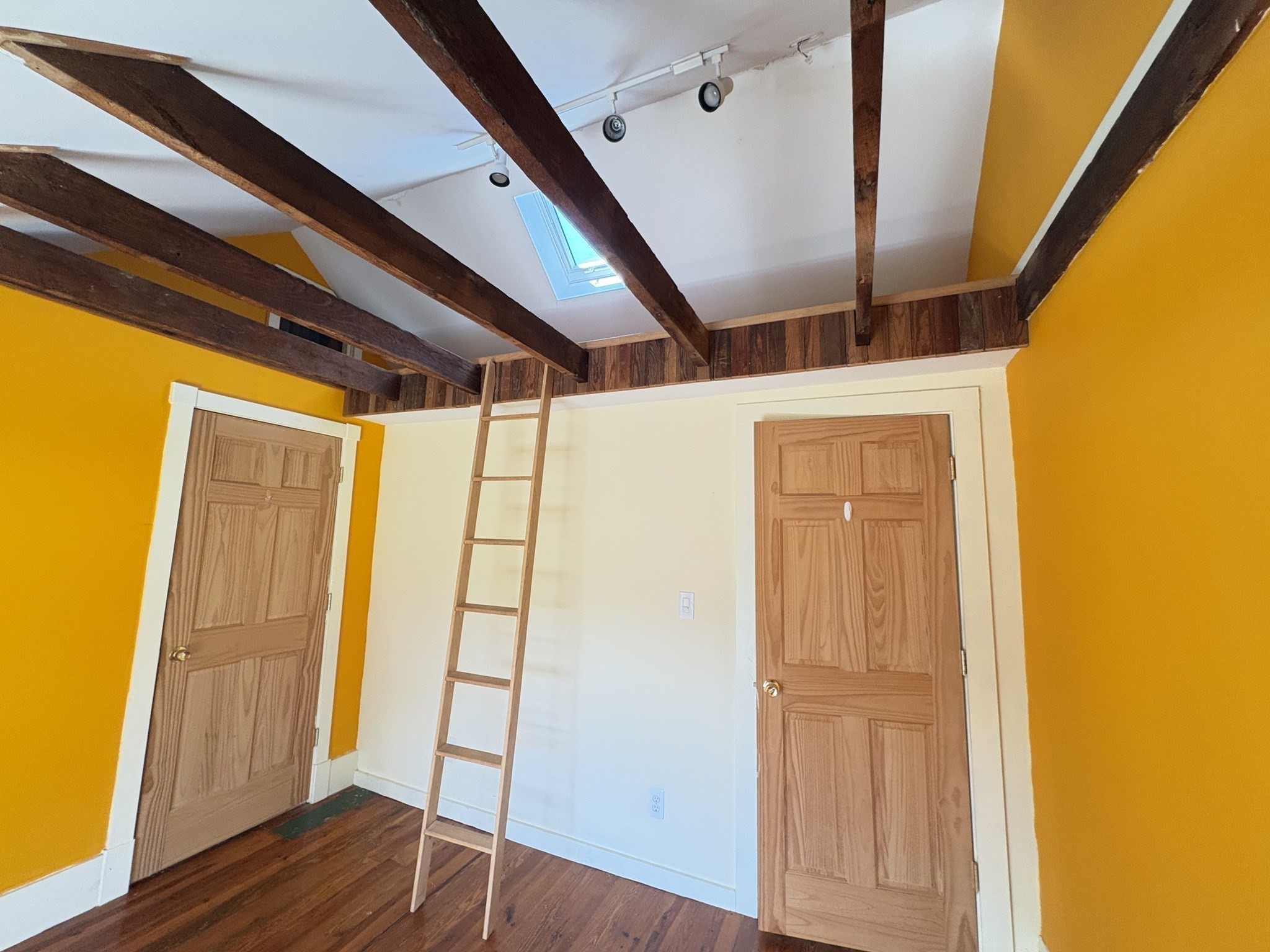 497 Main Street Property Photo 14