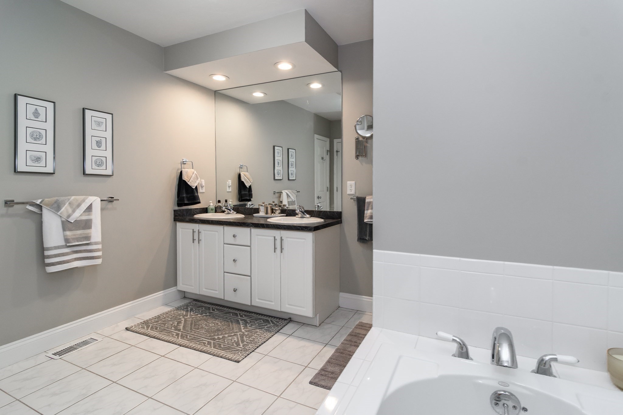 14 Sea Knoll Ct # 14 Property Photo 17